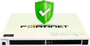 Appliance de firewall Fortinet com escudo de segurança